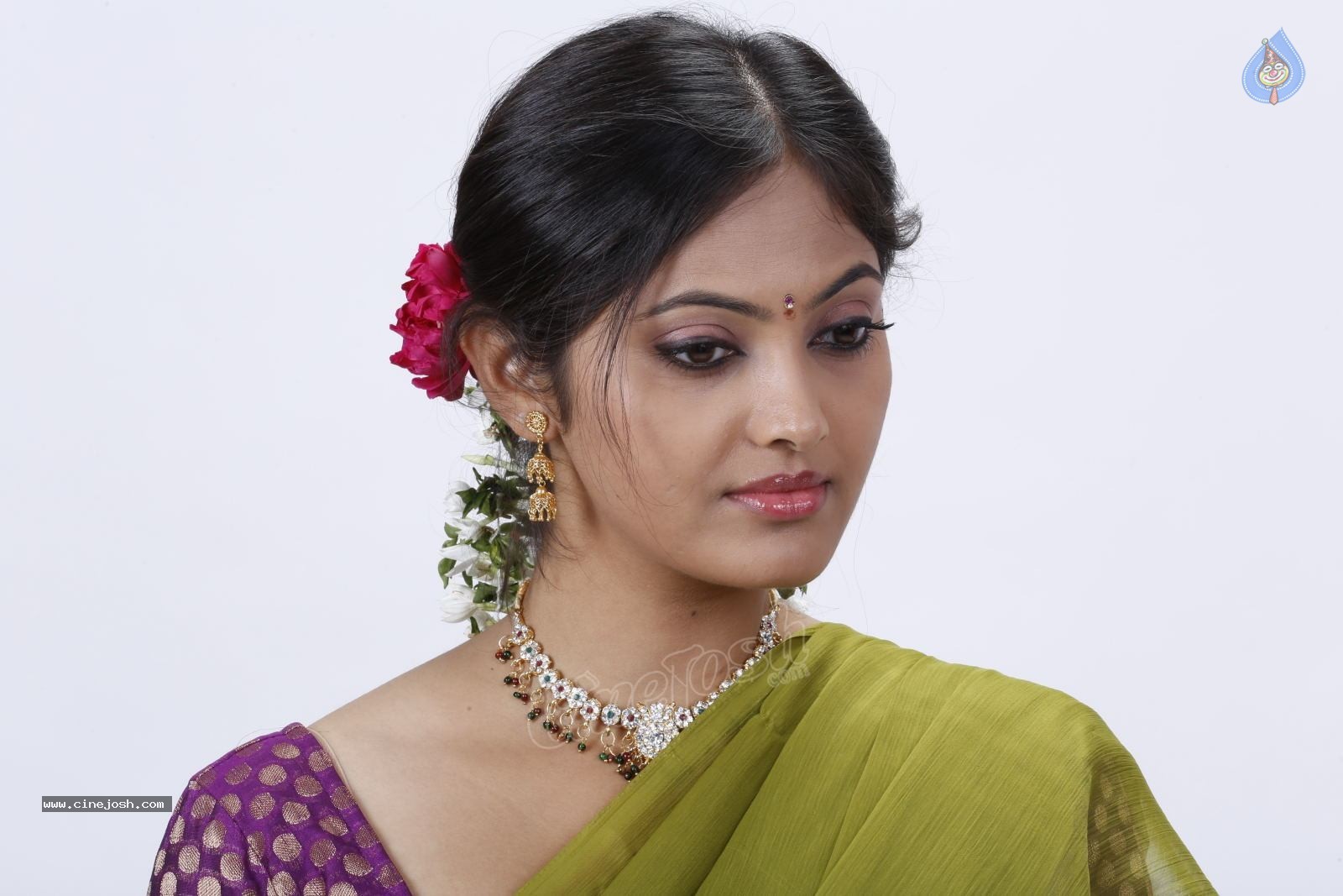 Supoorna New Stills - 18 / 92 photos