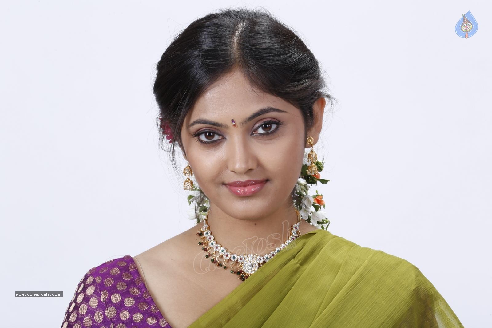 Supoorna New Stills - 54 / 92 photos