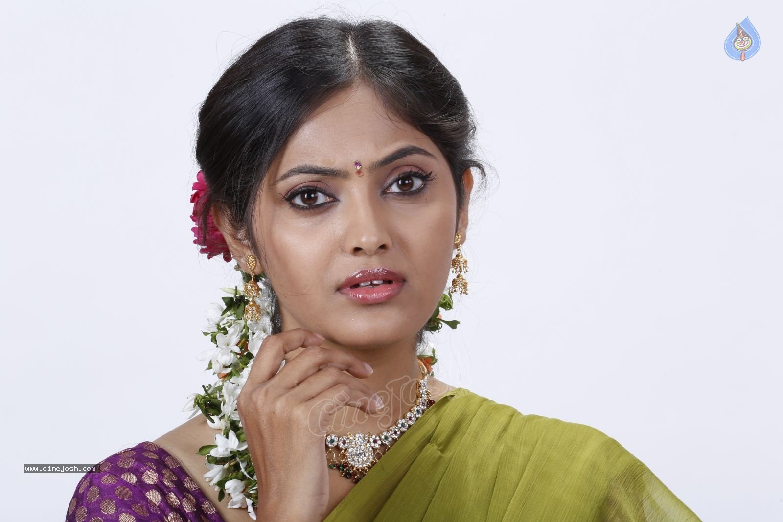 Supoorna New Stills - 55 / 92 photos