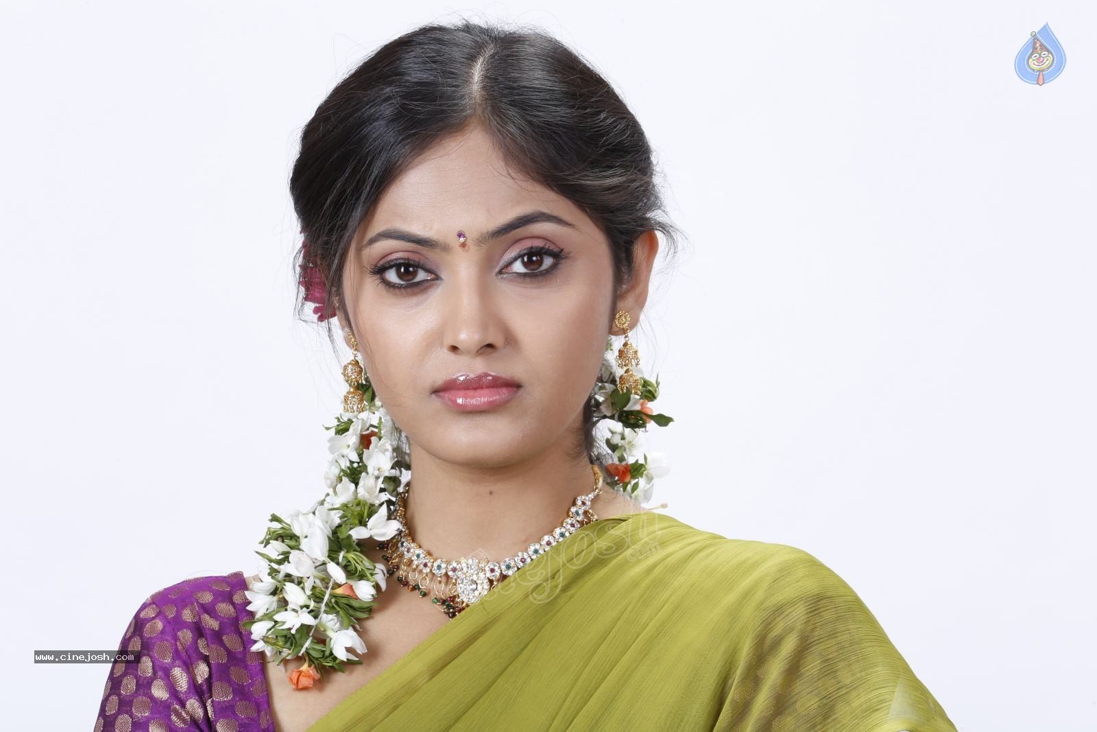 Supoorna New Stills - 56 / 92 photos
