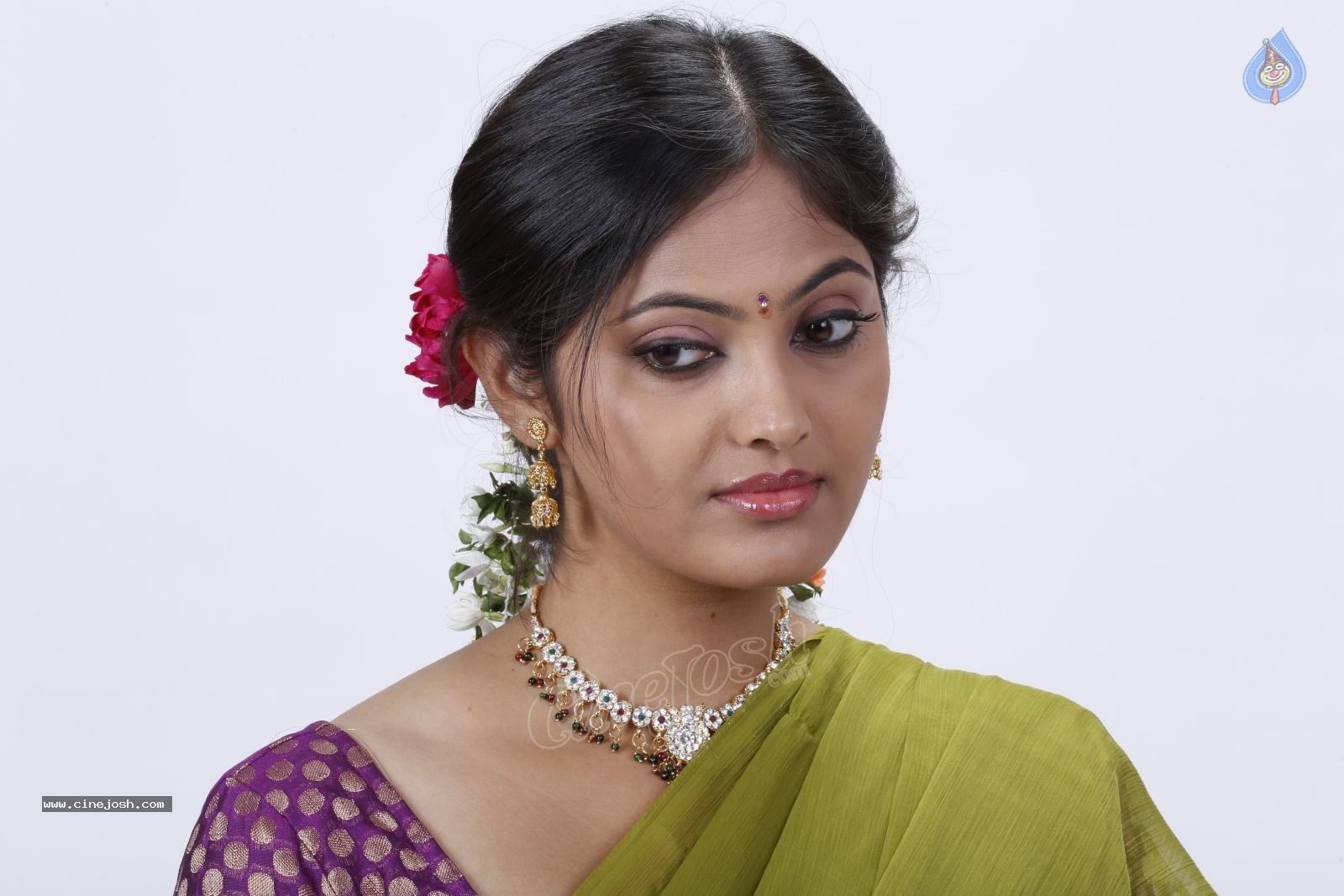 Supoorna New Stills - 57 / 92 photos