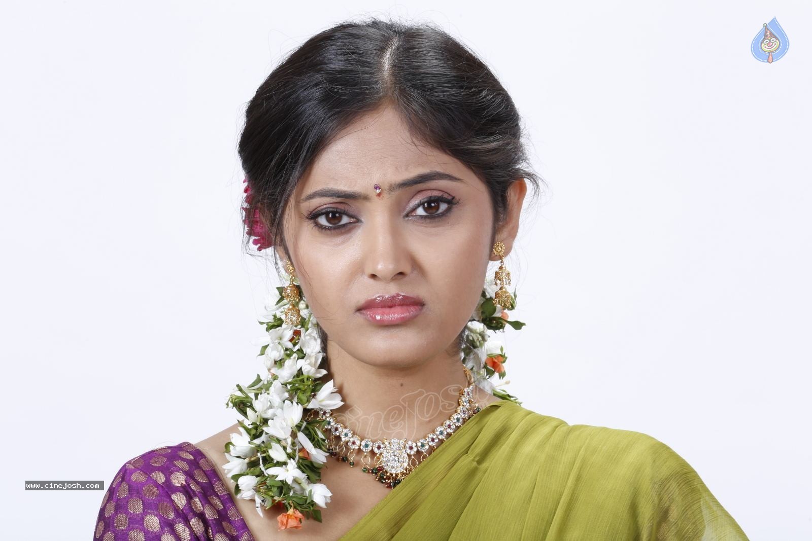 Supoorna New Stills - 69 / 92 photos