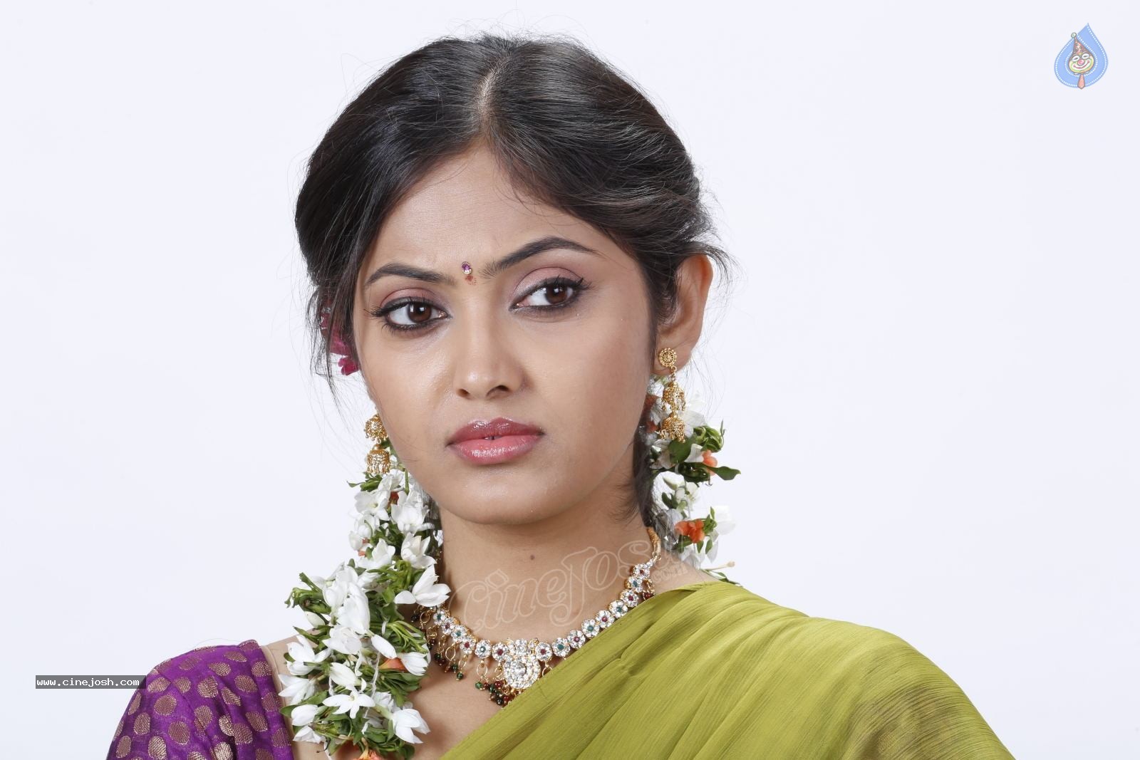 Supoorna New Stills - 76 / 92 photos