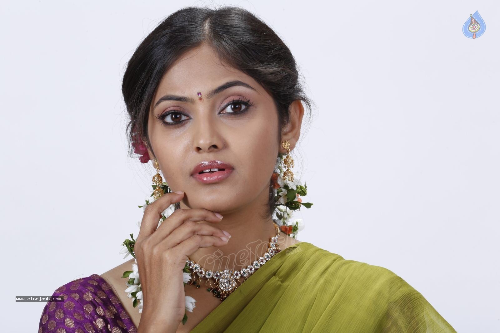 Supoorna New Stills - 77 / 92 photos