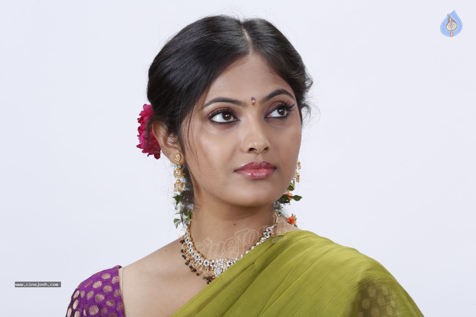Supoorna New Stills - 80 / 92 photos