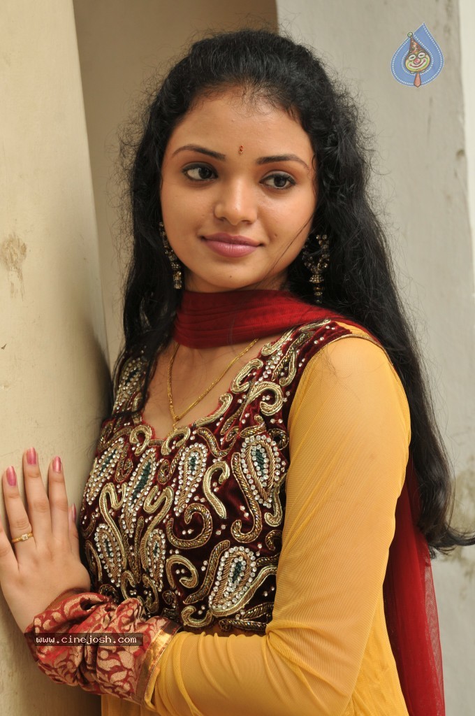 Supraja New Stills - 1 / 33 photos