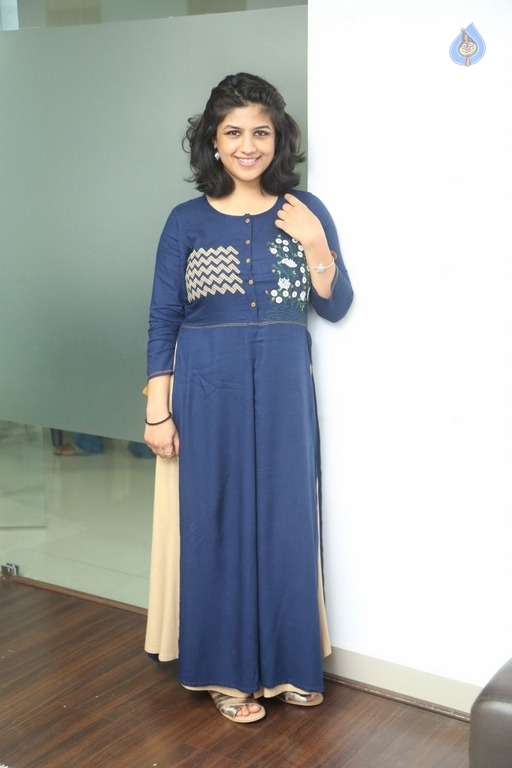 Supriya Isola Latest Photos - 16 / 38 photos