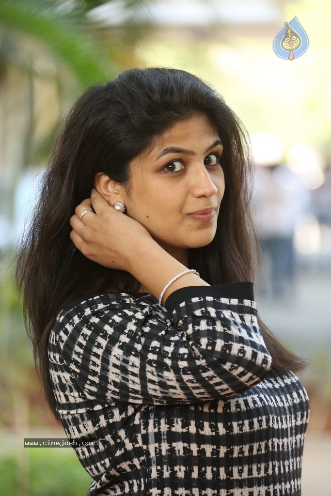Supriya Isola New Photos - 29 / 85 photos