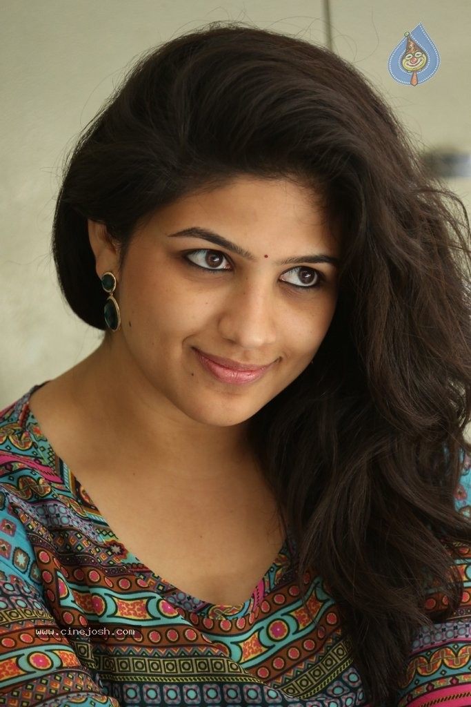 Supriya Isola New Stills - 24 / 90 photos