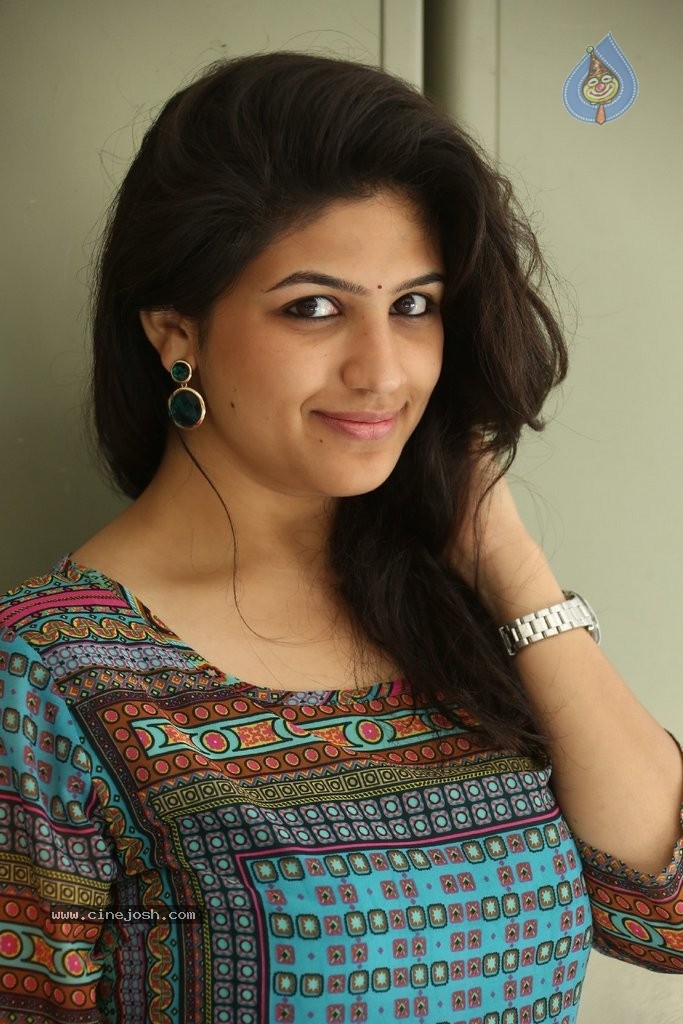 Supriya Isola New Stills - 29 / 90 photos