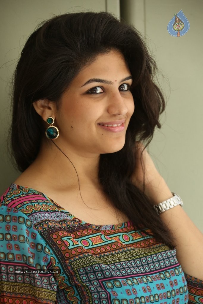 Supriya Isola New Stills - 42 / 90 photos