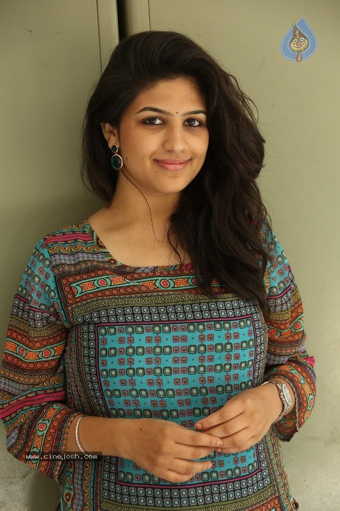 Supriya Isola New Stills - 53 / 90 photos