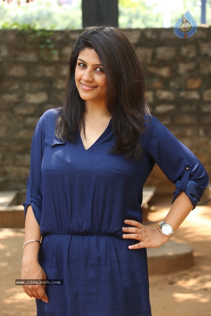 Supriya Isola New Stills - 110 / 124 photos