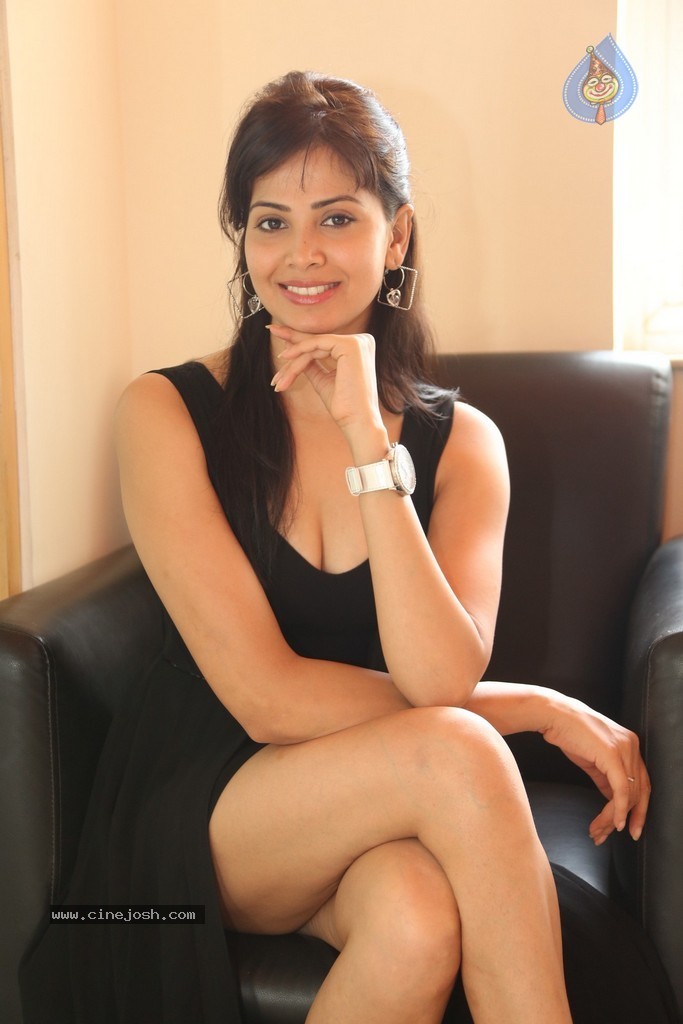 Supriya Sailaja Hot Stills - 57 / 95 photos