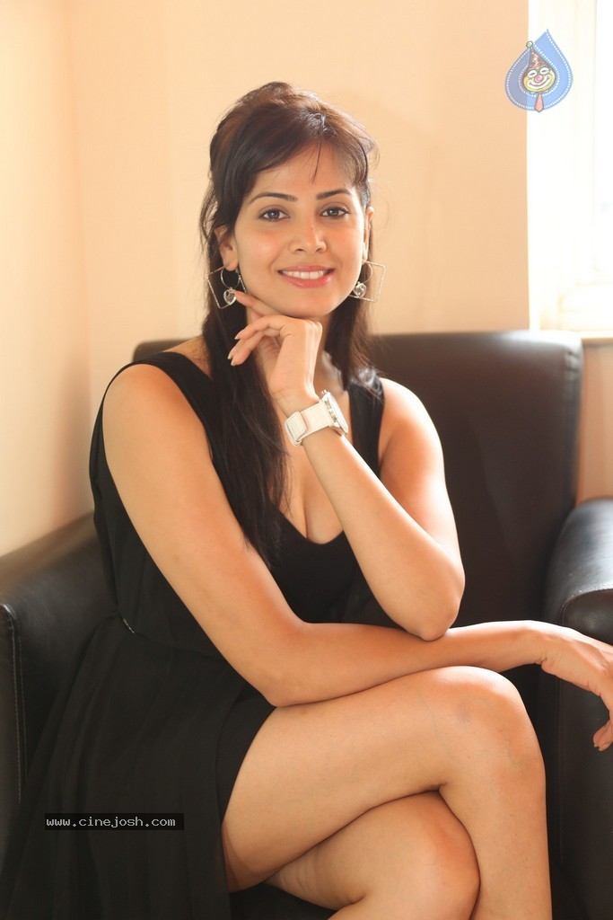 Supriya Sailaja Hot Stills - 67 / 95 photos