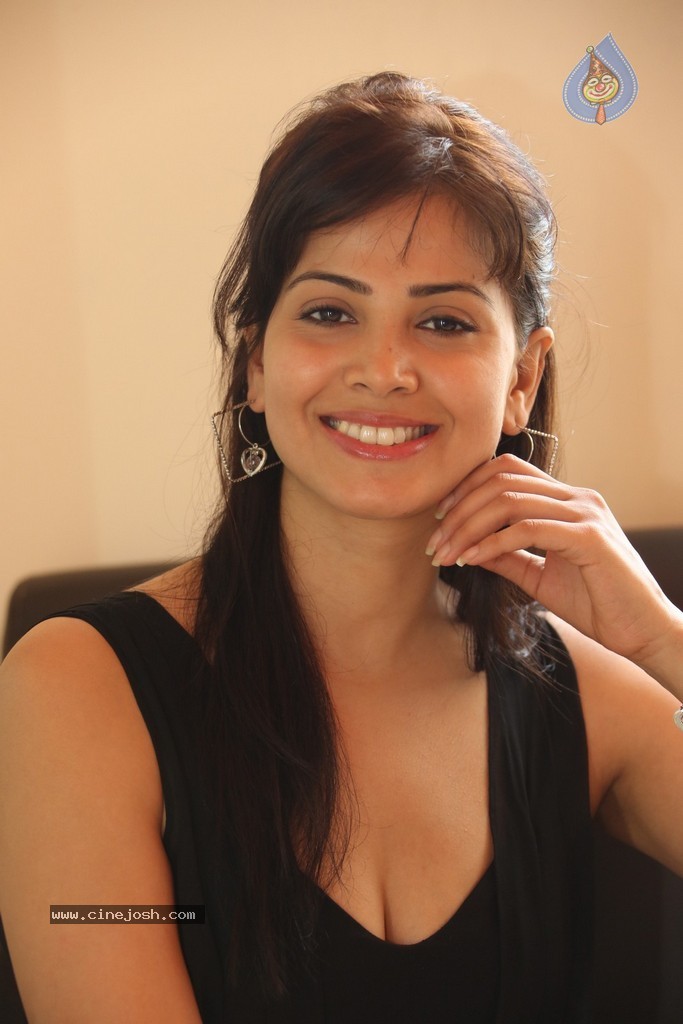 Supriya Sailaja Hot Stills - 72 / 95 photos