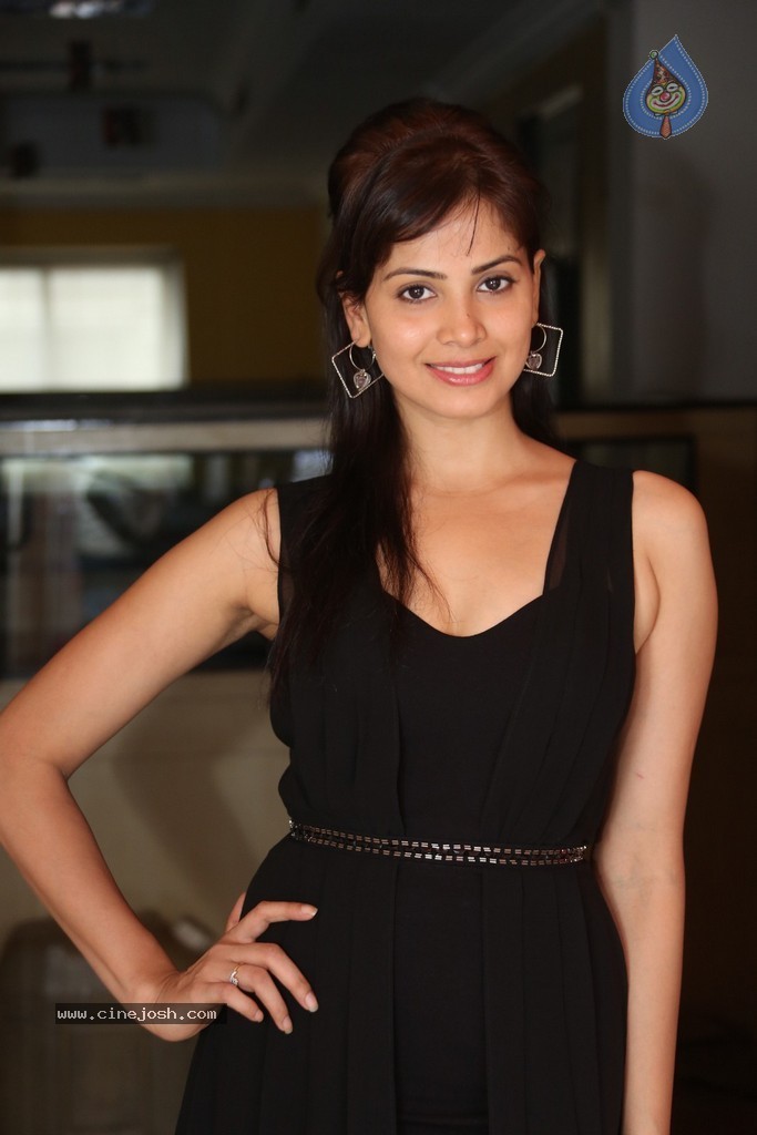 Supriya Sailaja Hot Stills - 77 / 95 photos