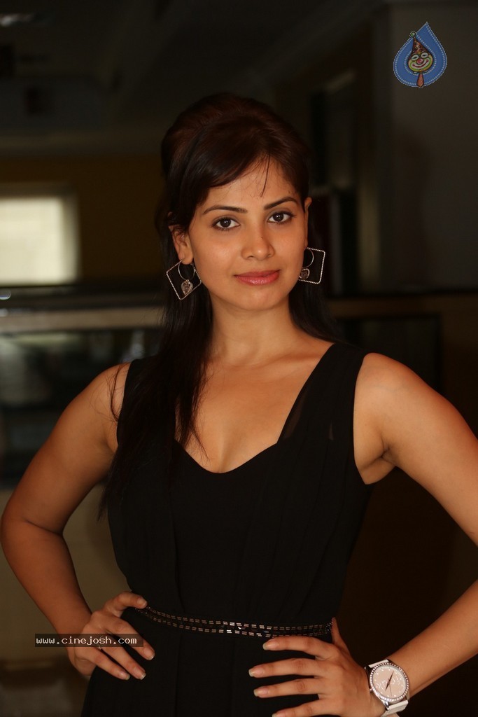 Supriya Sailaja Hot Stills - 78 / 95 photos