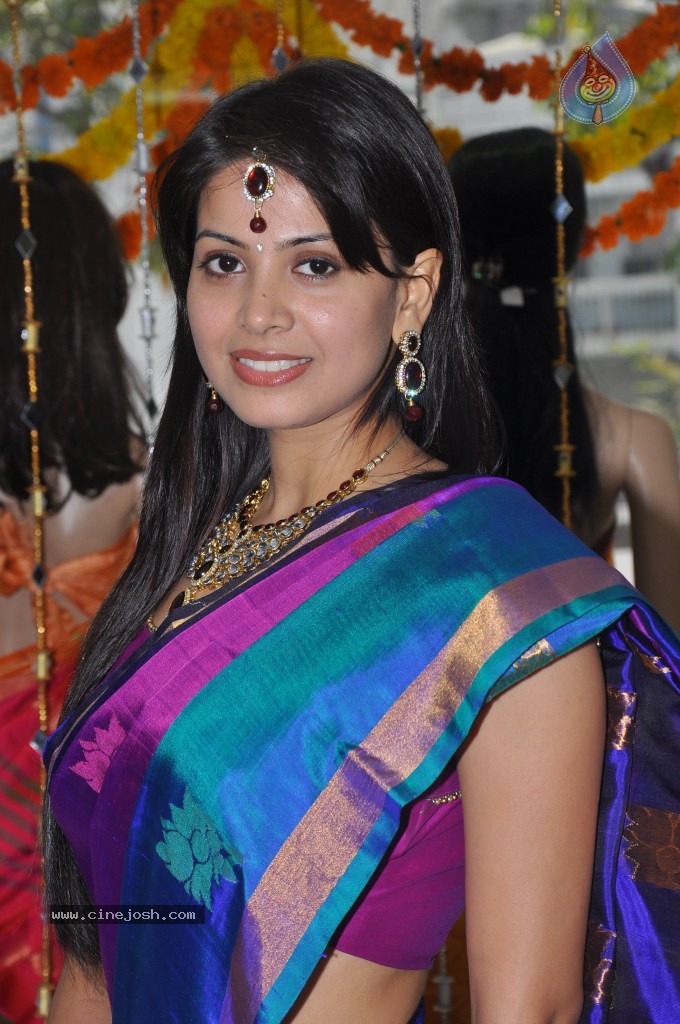 Supriya Shailaja Latest Stills - 26 / 55 photos