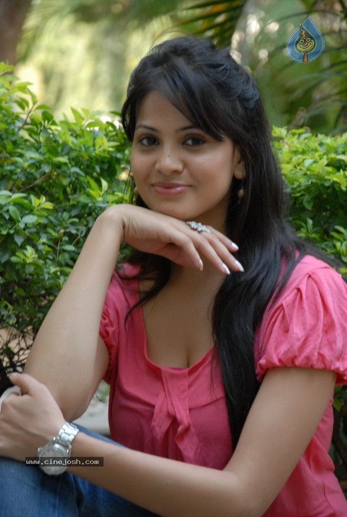 Supriya Shailaja New Stills - 45 / 139 photos
