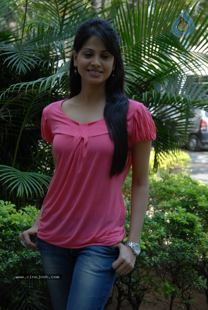 Supriya Shailaja New Stills - 91 / 139 photos