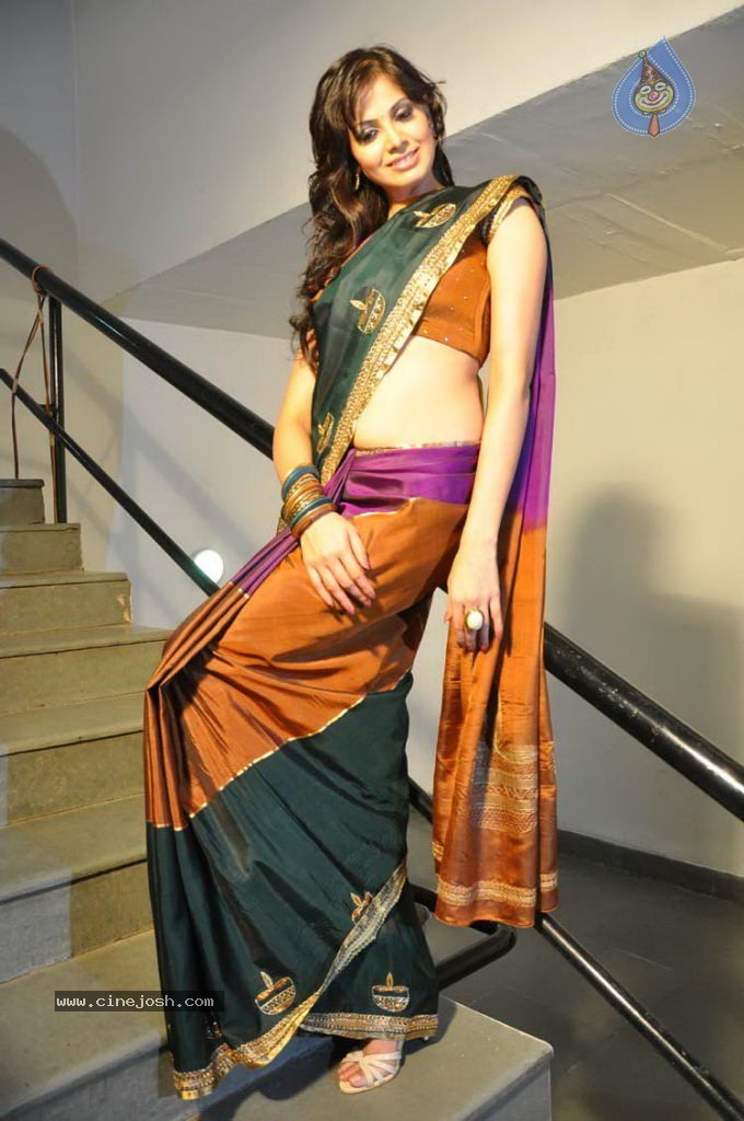 Supriya Shailaja Stills - 47 / 52 photos