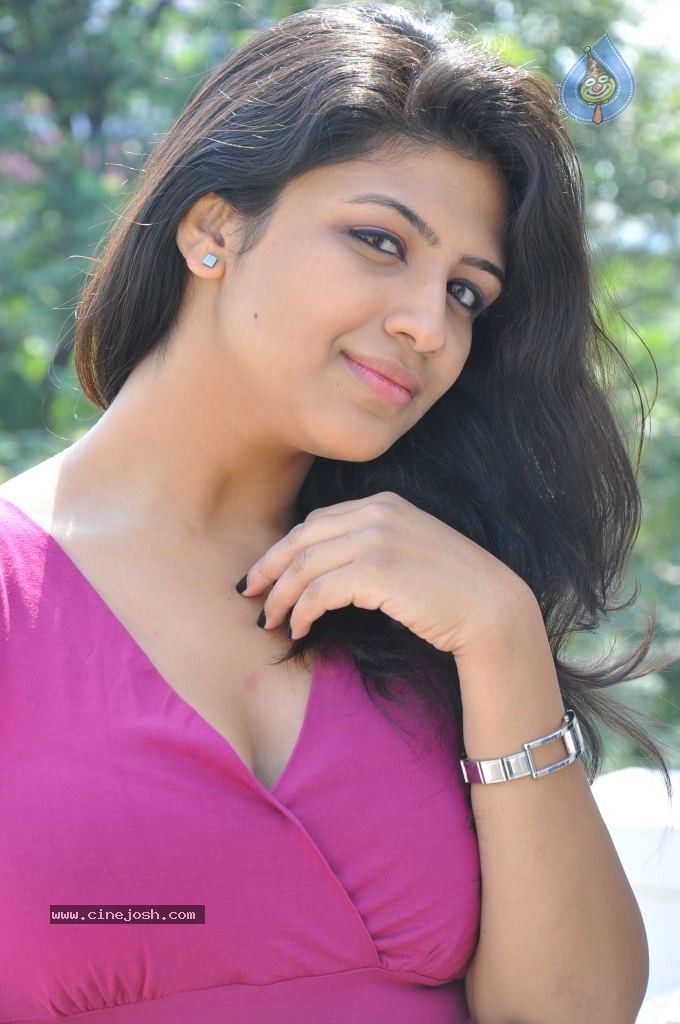 Supriya Stills - 64 / 117 photos