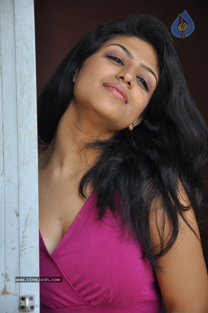 Supriya Stills - 68 / 117 photos