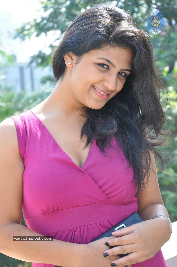 Supriya Stills - 86 / 117 photos