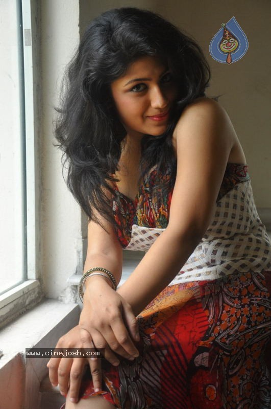 Supriyaa Hot Stills - 2 / 28 photos