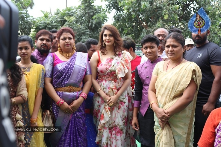 Surabhi Inaugurates Sai Sharanya Cloth Store - 8 / 14 photos