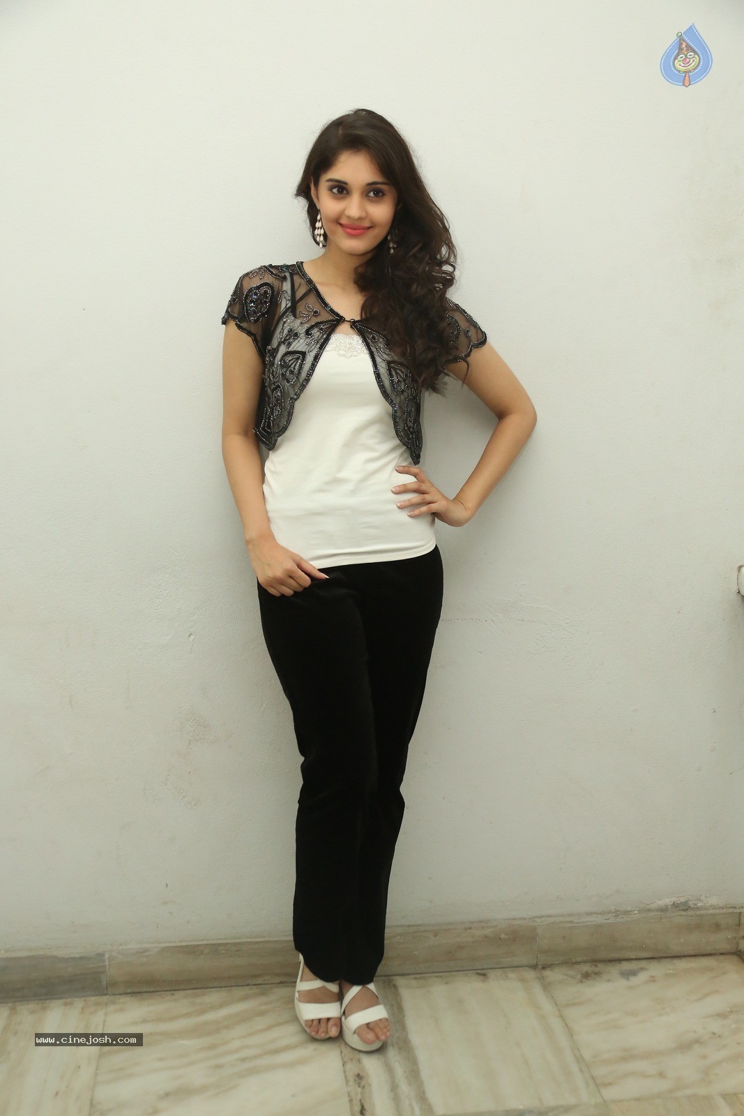 Surabhi New Gallery - 7 / 60 photos