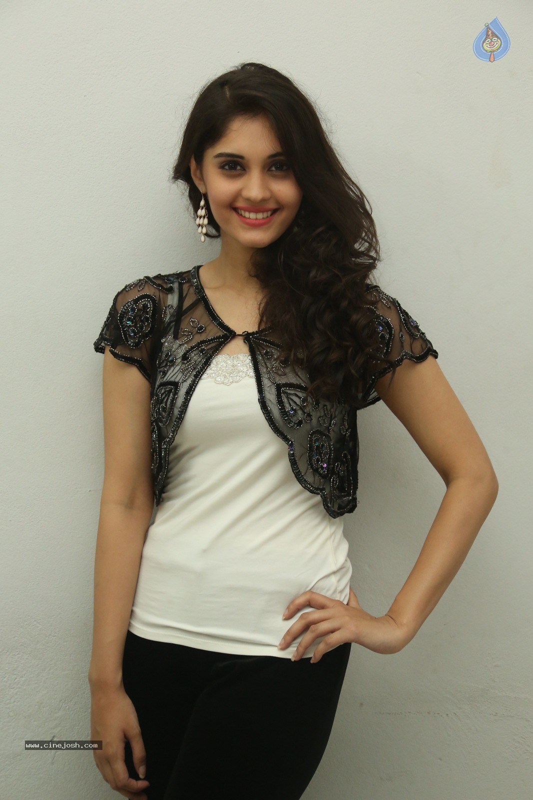 Surabhi New Gallery - 13 / 60 photos