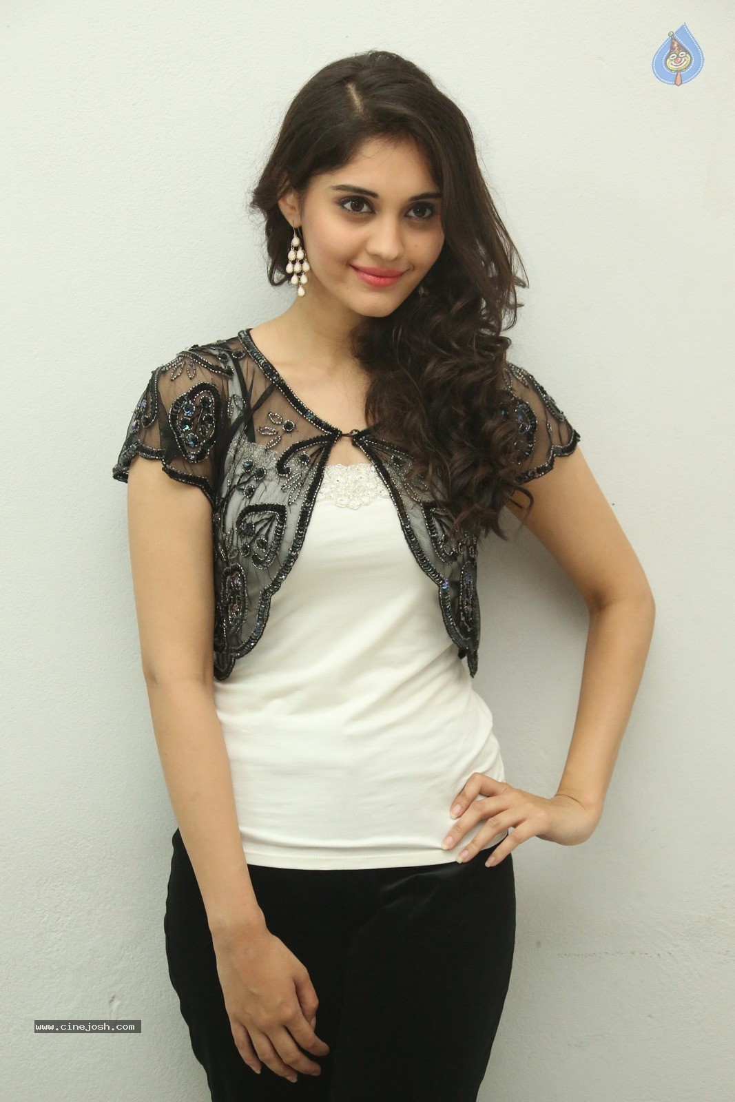 Surabhi New Gallery - 14 / 60 photos