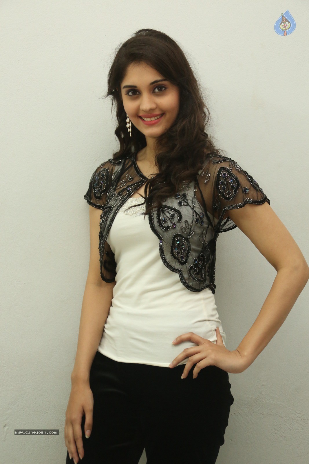 Surabhi New Gallery - 26 / 60 photos