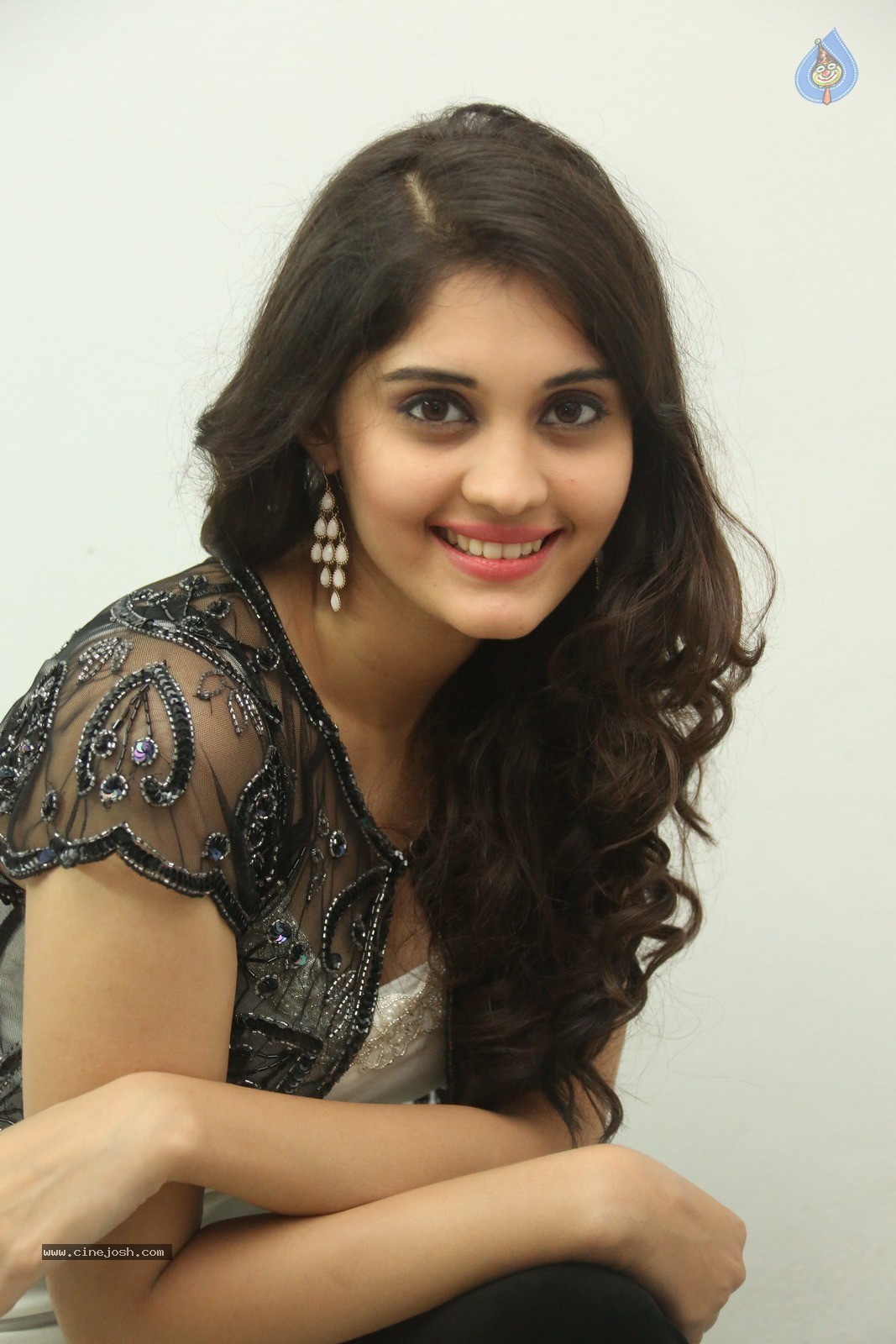 Surabhi New Gallery - 27 / 60 photos