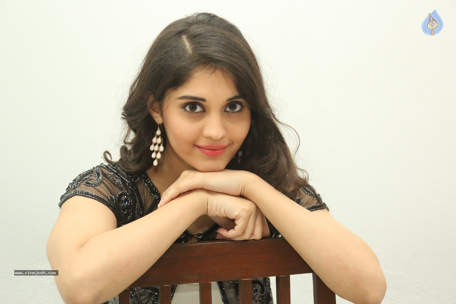 Surabhi New Gallery - 31 / 60 photos