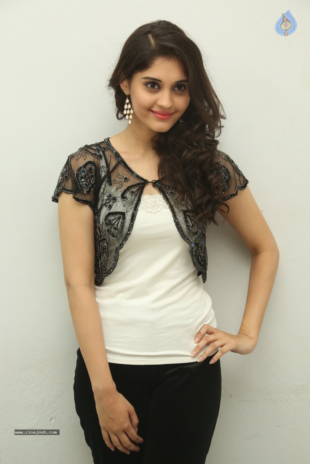 Surabhi New Gallery - 32 / 60 photos