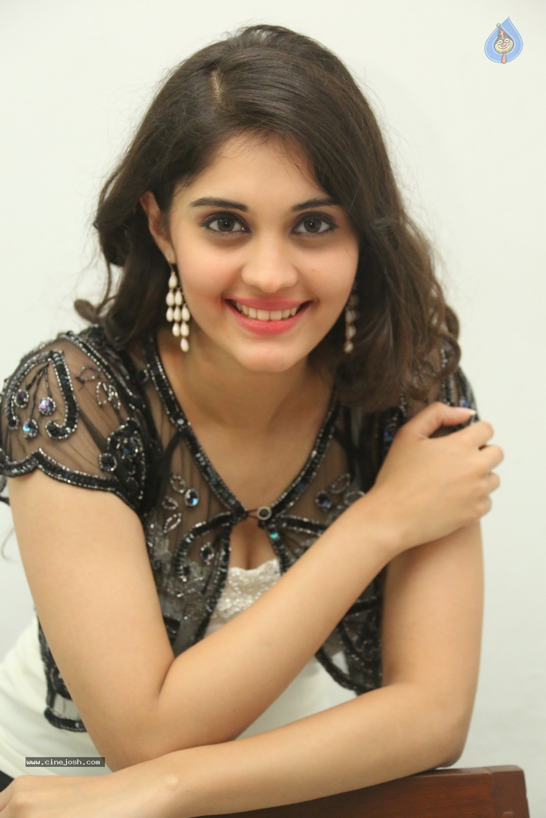 Surabhi New Gallery - 34 / 60 photos