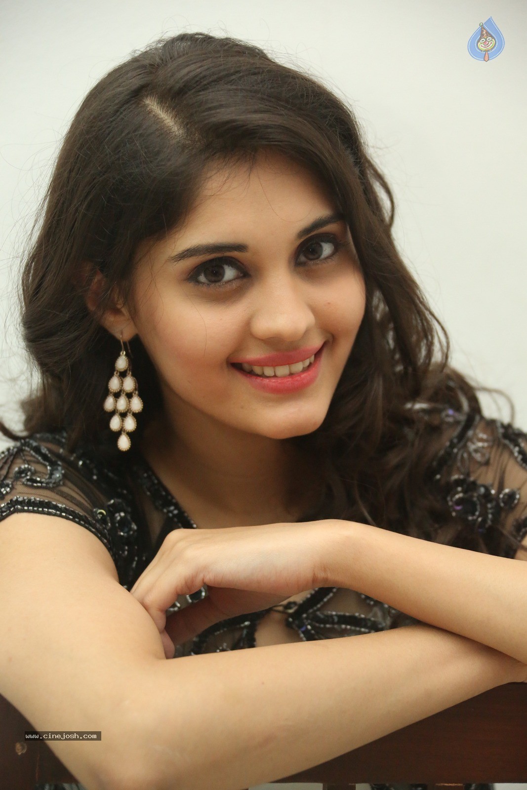 Surabhi New Gallery - 37 / 60 photos