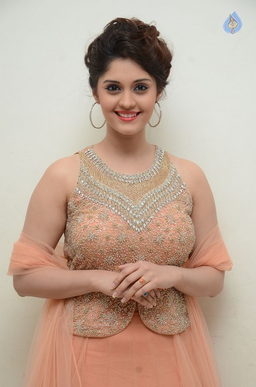 Surabhi New Images - 14 / 42 photos