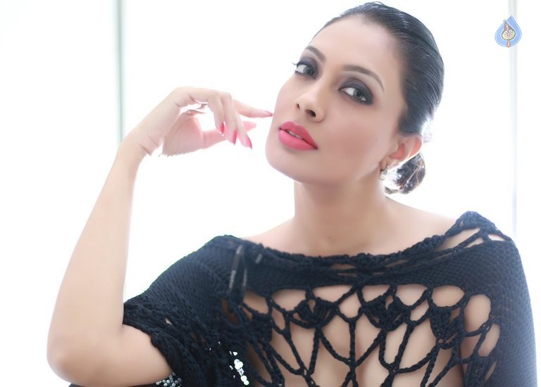 Surabhi Prabhu Latest Photos - 27 / 59 photos
