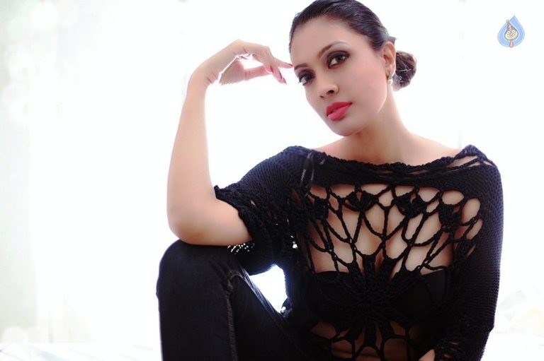 Surabhi Prabhu Latest Photos - 45 / 59 photos