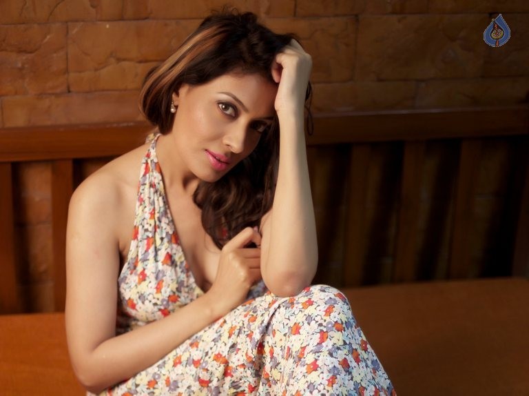 Surabhi Prabhu Latest Photos - 55 / 59 photos