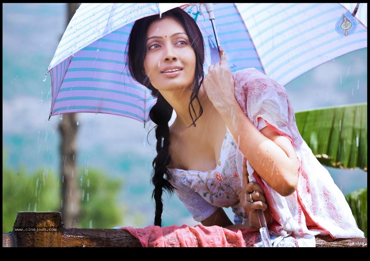 Surabhi Prabhu New Photos - 7 / 28 photos
