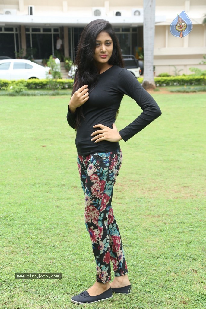 Sushma Raj New Gallery - 33 / 81 photos