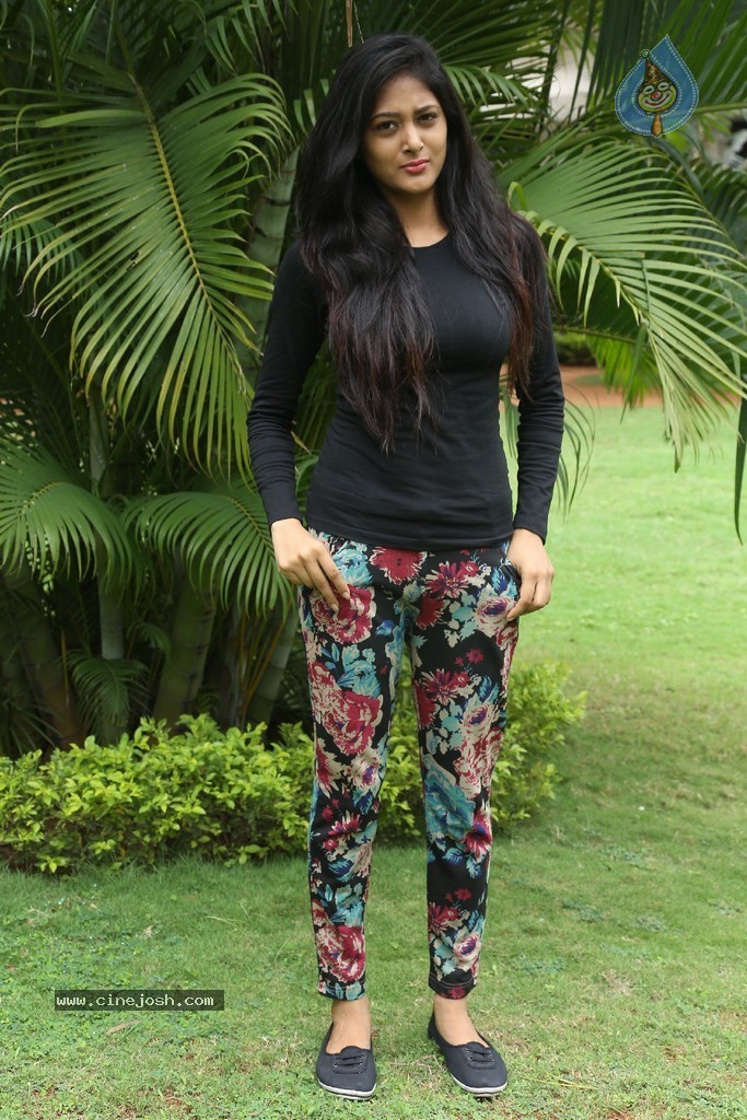 Sushma Raj New Gallery - 44 / 81 photos