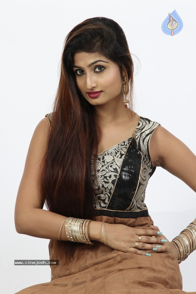 Swapna Benerjee Hot Stills - 8 / 106 photos
