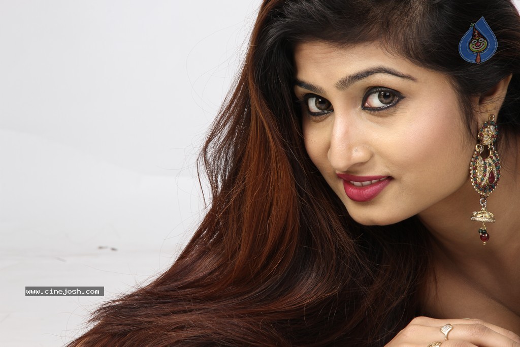 Swapna Benerjee Hot Stills - 36 / 106 photos