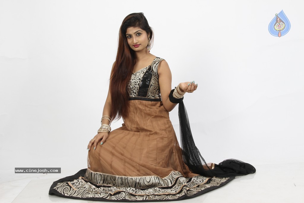 Swapna Benerjee Hot Stills - 75 / 106 photos